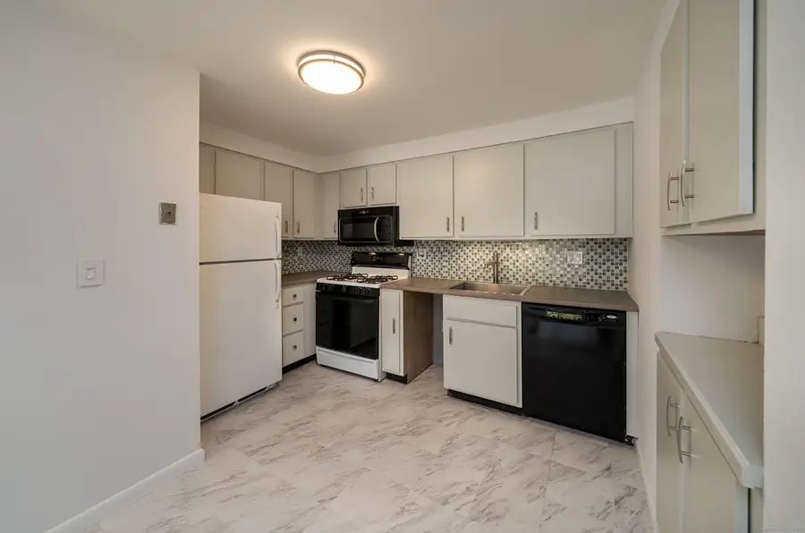 323 Walden Green Road #323, Branford, CT 06405 - Image #3