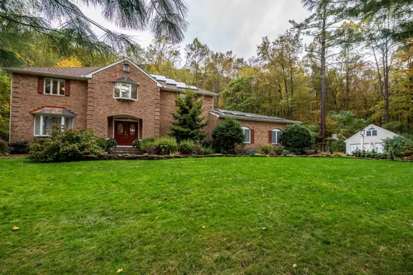 85 Inverness Court, Cheshire, CT 06410