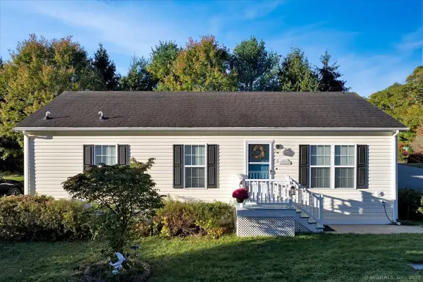 3 Cliff Road, Ledyard, CT 06339