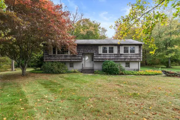 558 Treat Lane, Orange, CT 06477