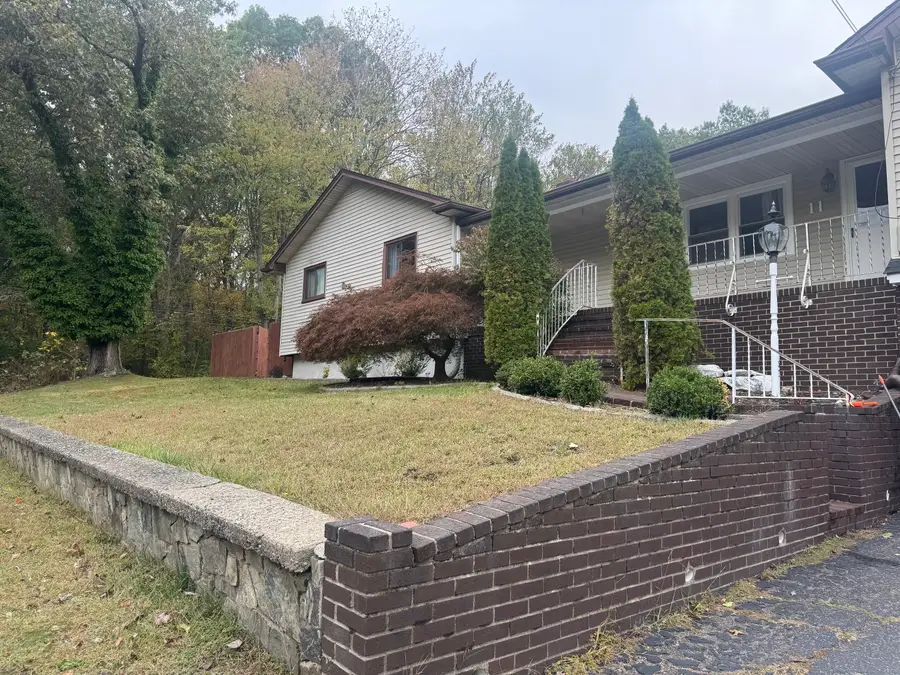 11 Linda Drive, Bridgeport, CT 06606 - Image #2