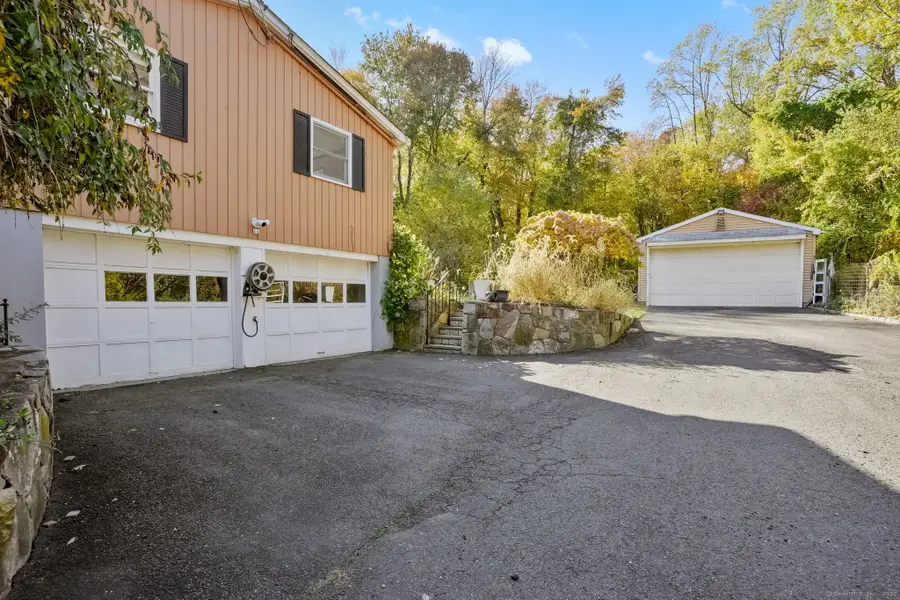 34 Merrimac Drive, Trumbull, CT 06611 - Image #2