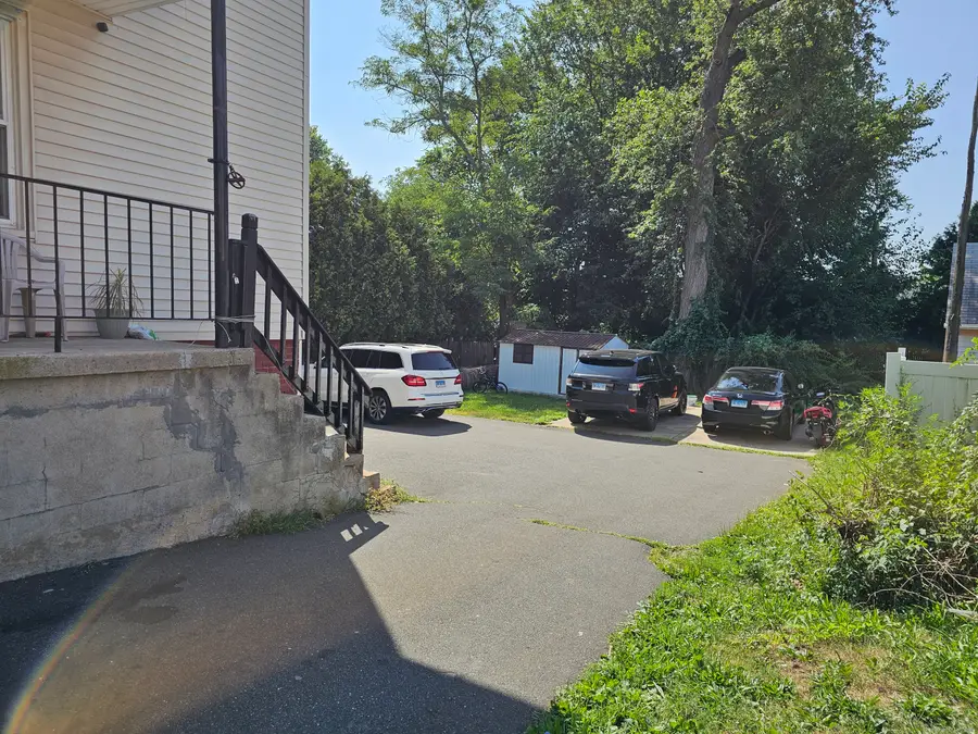 15 Jubilee Street, New Britain, CT 06051 - Image #3