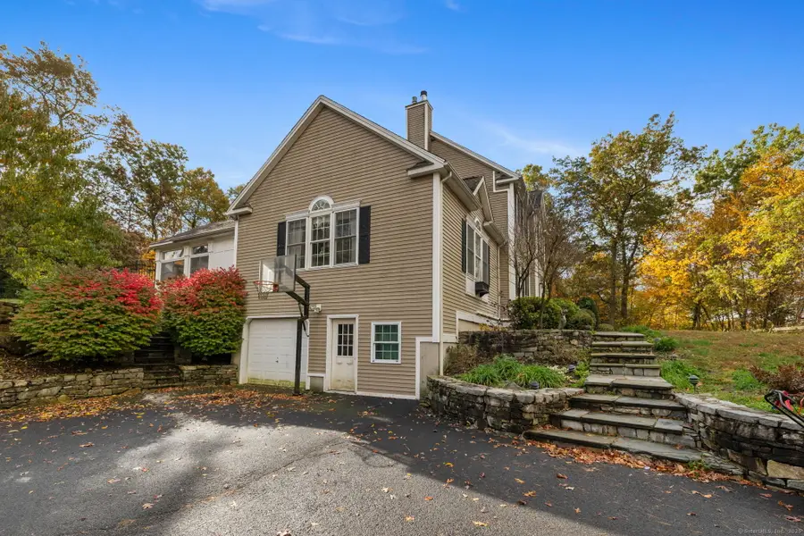 4 Abbey Lane, Newtown, CT 06470 - Image #3