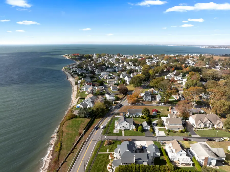 372 Maple Avenue, Old Saybrook, CT 06475 - Image #2