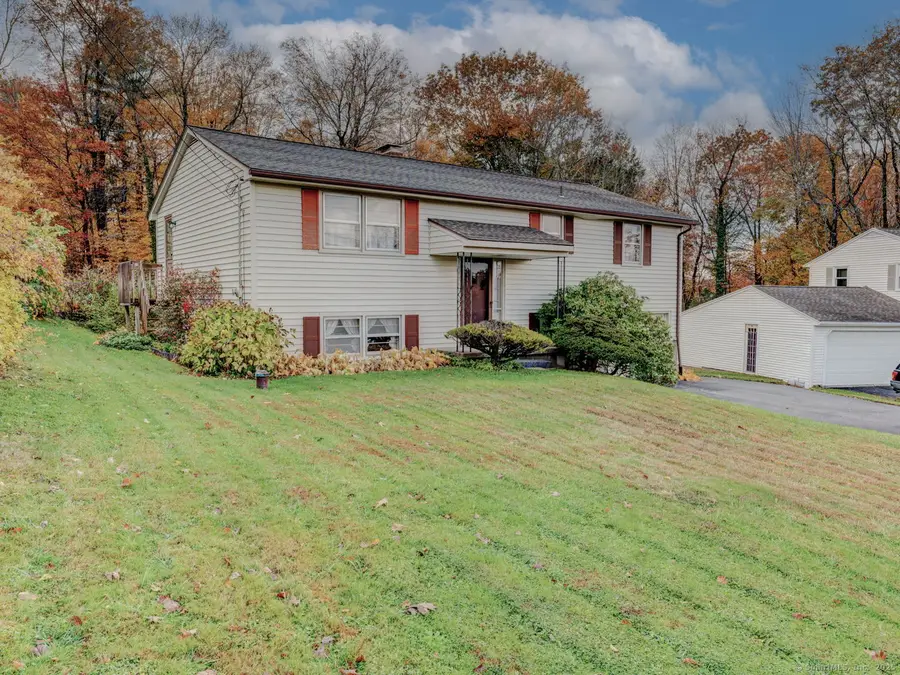 33 Dawn Avenue, Torrington, CT 06790 - Image #3