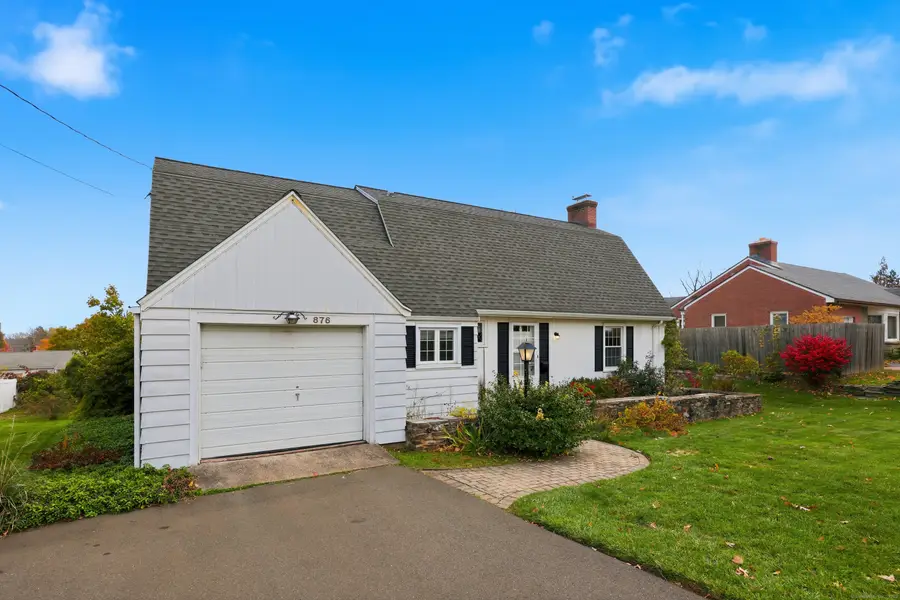 876 Ridge Road, Wethersfield, CT 06109 - Image #2