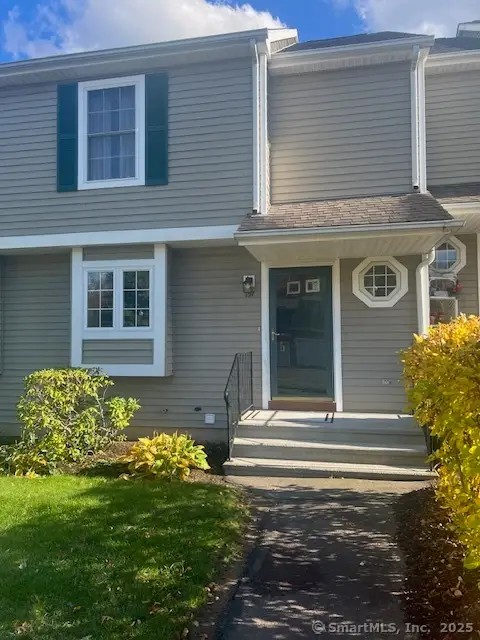 157 Summerhill Road #157, Wallingford, CT 06492