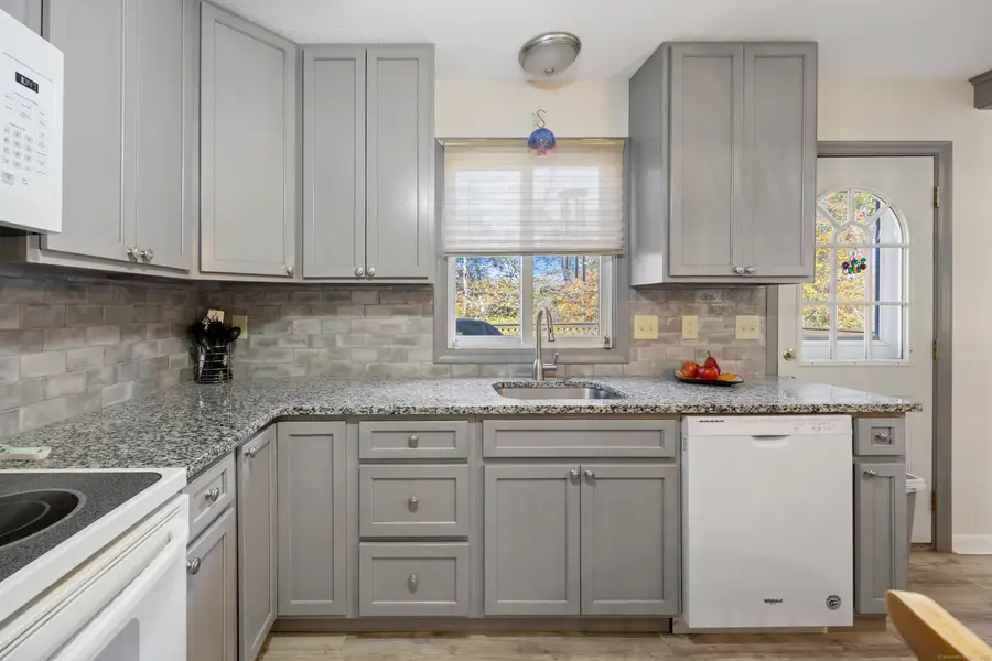 25 Stowe Court, Hamden, CT 06514 - Image #3