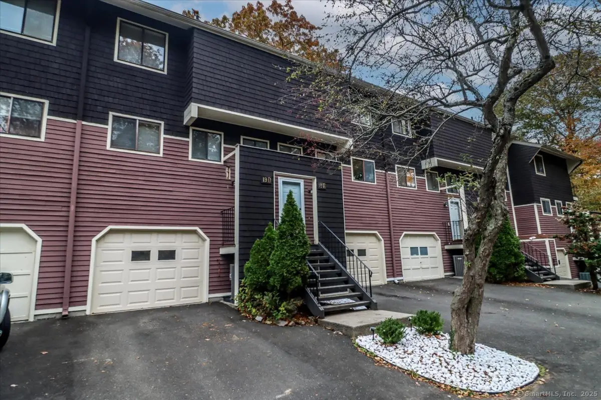 19 Stonegate Circle #D, Branford, CT 06405 - Image #1