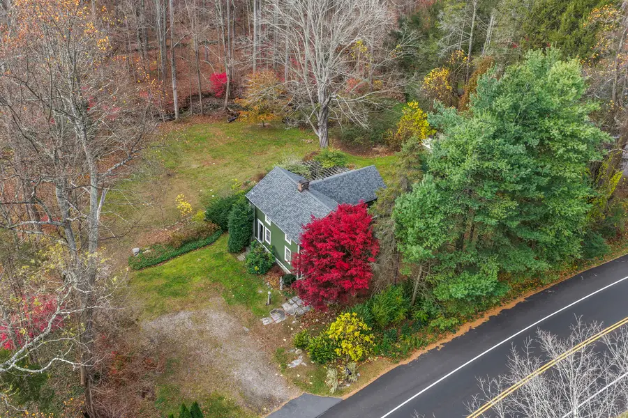 270 Berkshire Road, Newtown, CT 06482 - Image #2