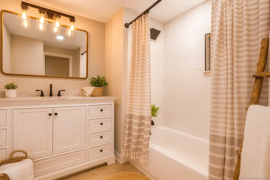 11a/11b Pond Circle Road, Westbrook, CT 06498 - Image #3