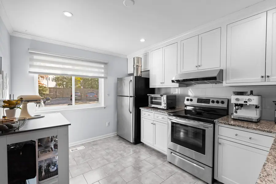 48 Randall Avenue #APT 3, Stamford, CT 06905 - Image #3