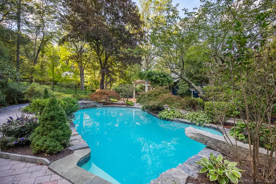 5 Mohawk Lane, Woodbridge, CT 06525 - Image #2