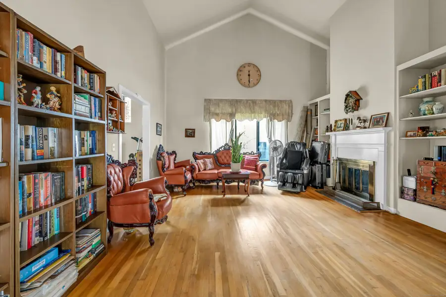 7 Hearthstone Drive #7, Brookfield, CT 06804 - Image #2