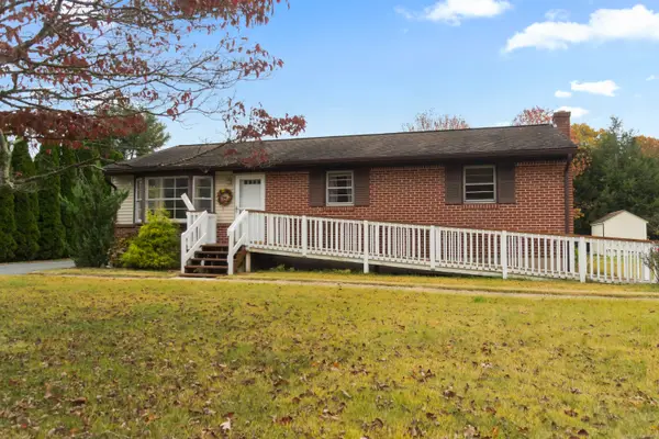 10 Filosi Road, East Lyme, CT 06333