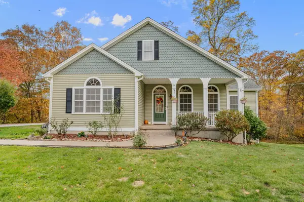 9 Reservoir View, Ledyard, CT 06339