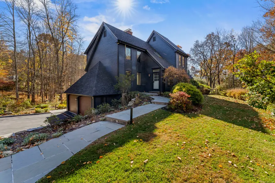 31 Poverty Hollow Road, Newtown, CT 06470 - Image #2