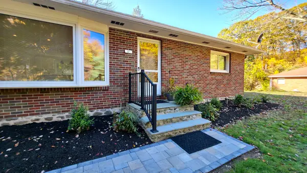 11 Upper Whittemore Road, Middlebury, CT 06762