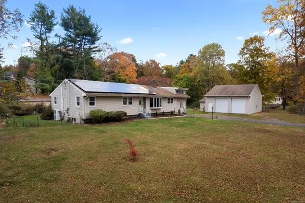15 Pomps Lane, North Branford, CT 06471