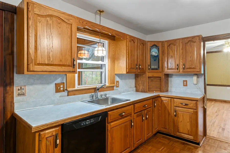 16 Settlers Lane, Newtown, CT 06482 - Image #3