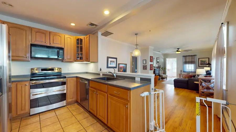 21 Nichols Avenue, Stamford, CT 06905 - Image #3