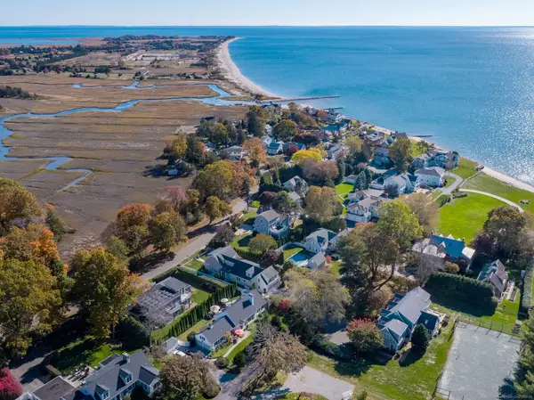 35 Hotchkiss Lane, Madison, CT 06443