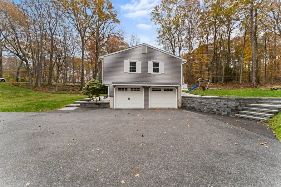 8 Possum Ridge Road, Newtown, CT 06470 - Image #2