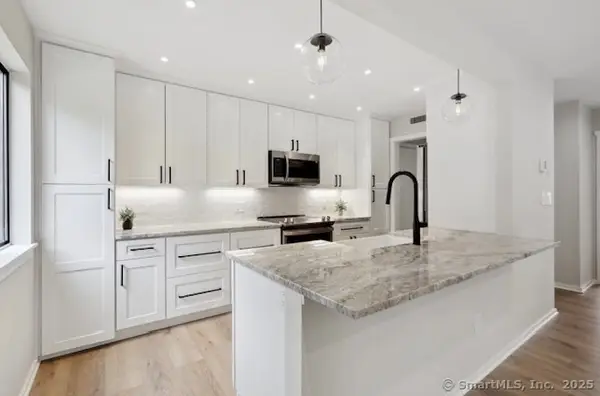 98 Heritage Village #D, Southbury, CT 06488