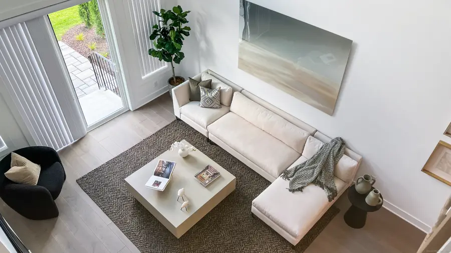 21 Heritage Lane #60, Woodbridge, CT 06525 - Image #3