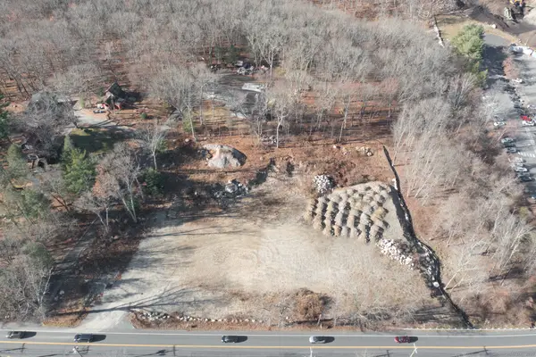 909 Main Street, Monroe, CT 06615