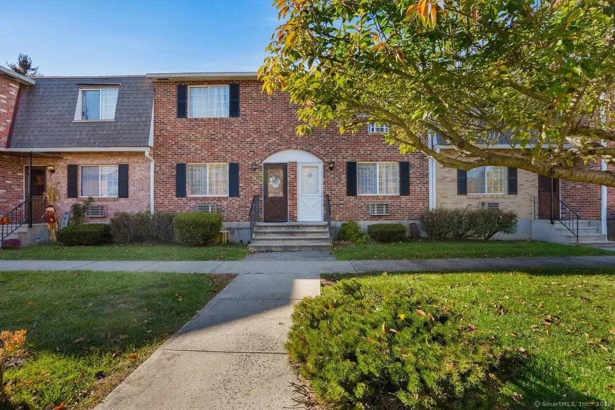 36 Sharon Road #APT 6, Waterbury, CT 06705 - Image #1