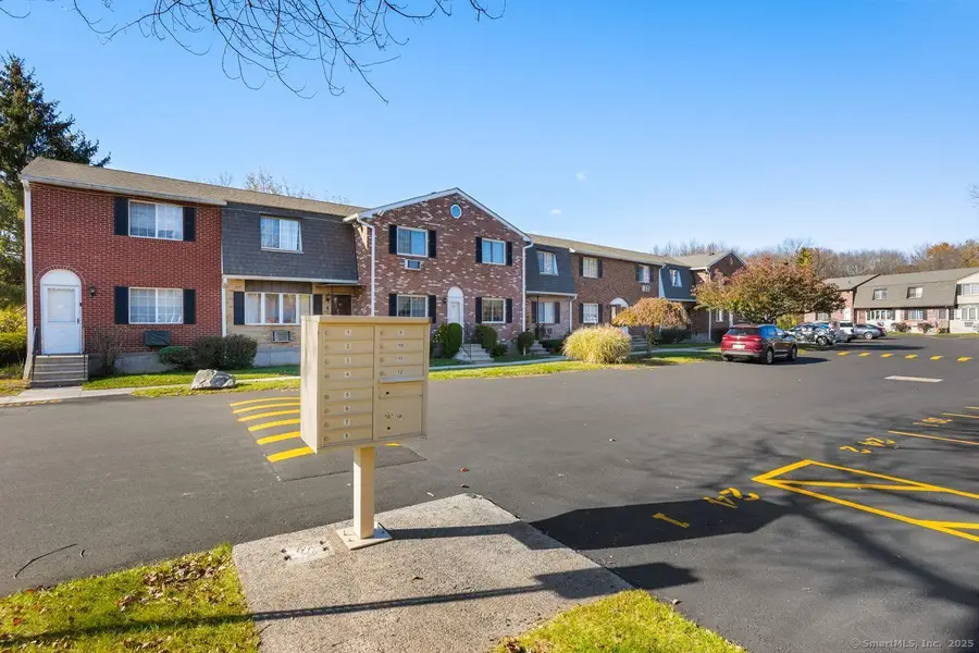 36 Sharon Road #APT 6, Waterbury, CT 06705 - Image #3