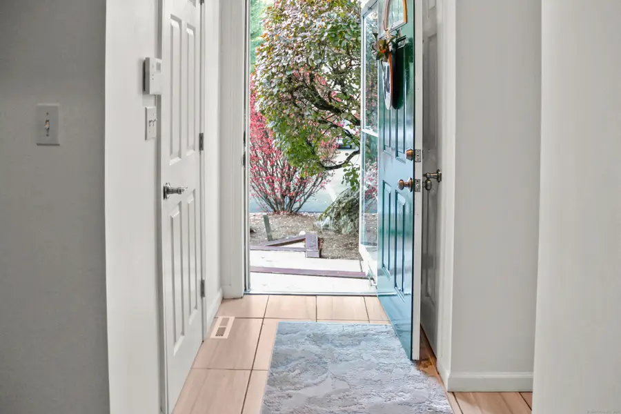 3409 Whitney Avenue #APT 1, Hamden, CT 06518 - Image #3