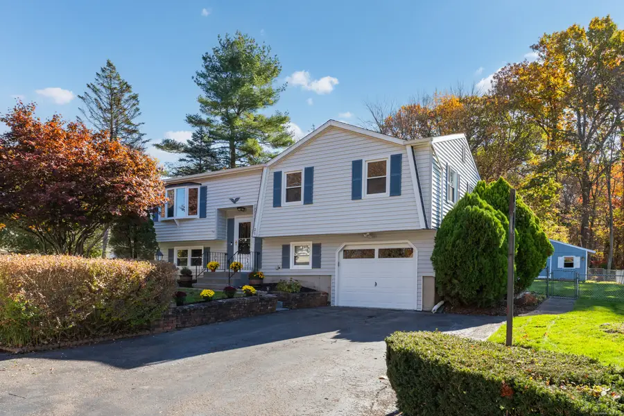 21 Schooner Lane, Meriden, CT 06451 - Image #2