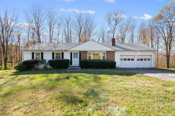 7 Cross Brook Road, Newtown, CT 06470