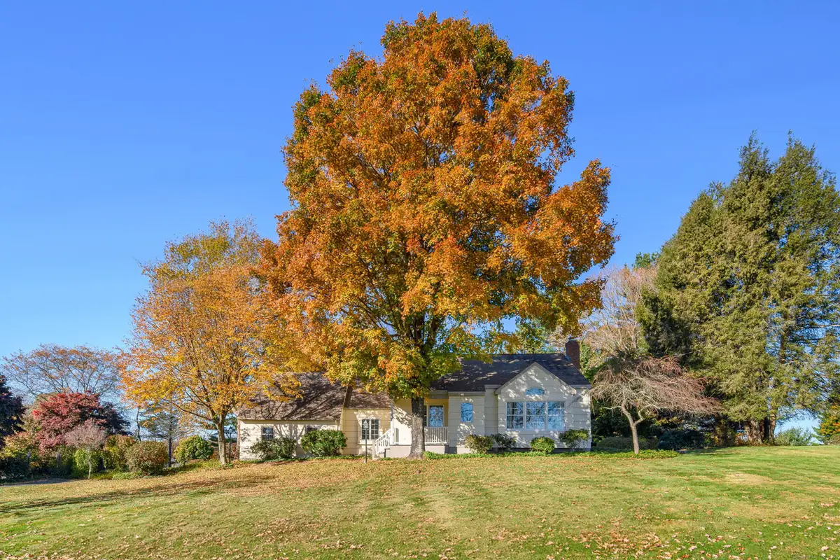 10 Valley View Road, Newtown, CT 06470 - Image #1
