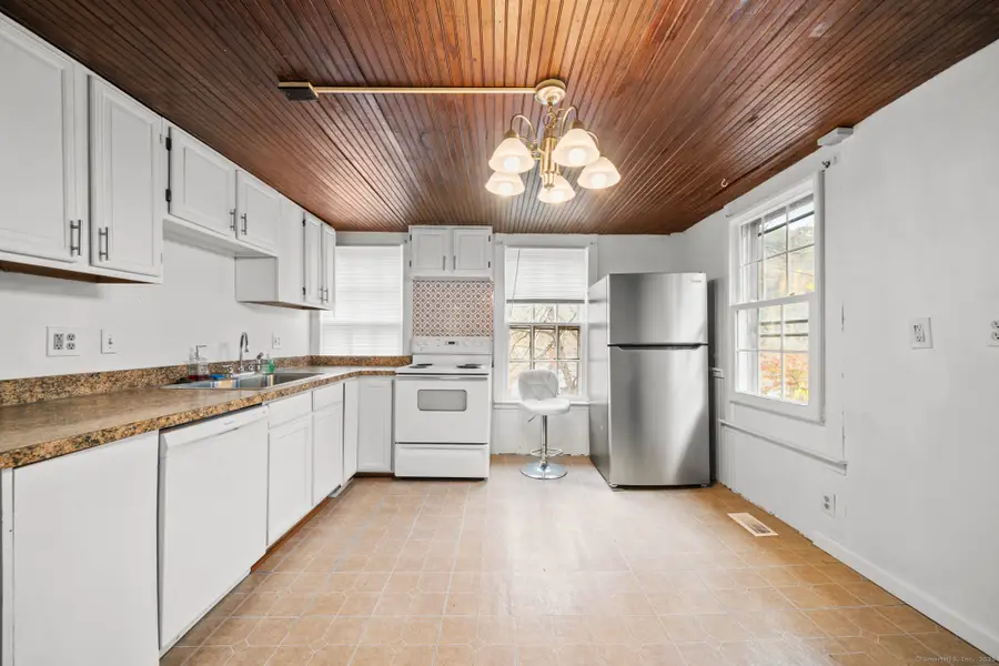 9 Tunxis Place, Tariffville, CT 06081 - Image #2