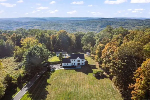 40 Great Ring Road, Newtown, CT 06482