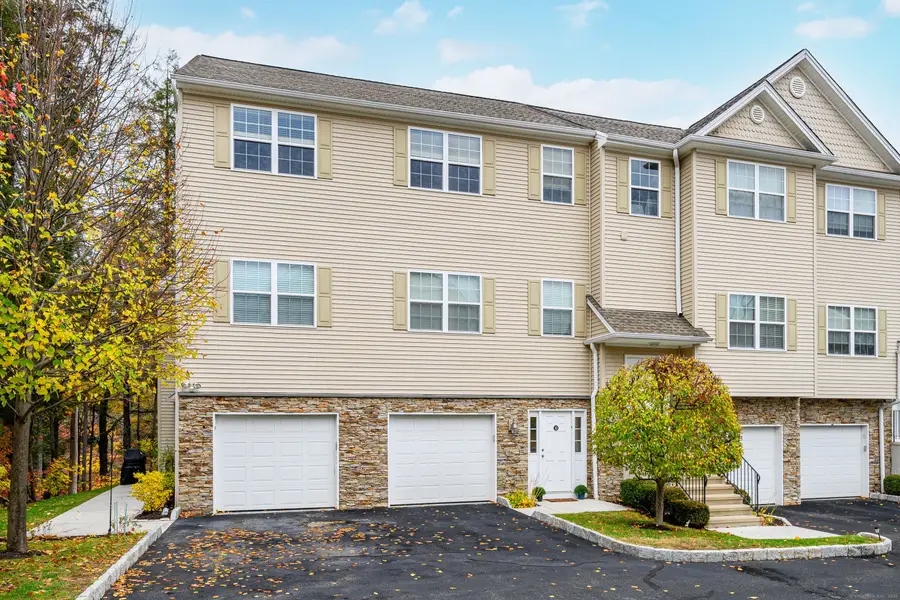 10 Riverview Court #10, Brookfield, CT 06804 - Image #3