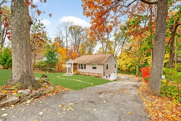 31 Woodridge Drive South, Stamford, CT 06902