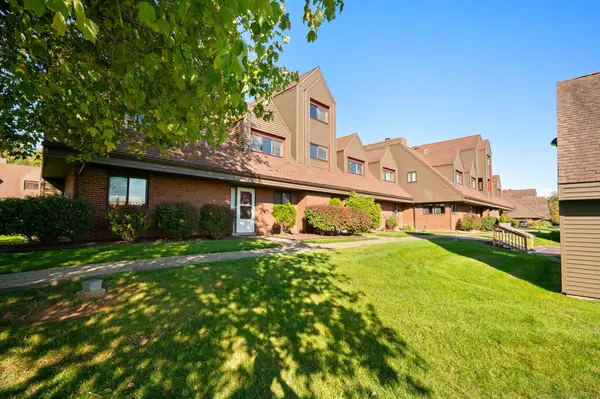 60 Montoya Drive #60, Branford, CT 06405