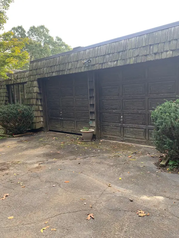 99 Obtuse Hill Road, Brookfield, CT 06804