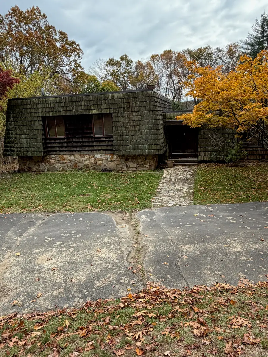 99 Obtuse Hill Road, Brookfield, CT 06804 - Image #2