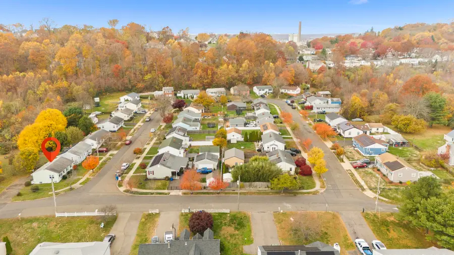 4 Laura Lane, New Haven, CT 06512 - Image #2