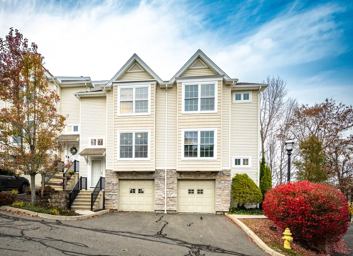32 Crows Nest Lane #23, Danbury, CT 06810 - Image #1
