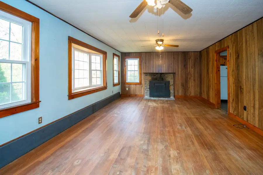 102 Long Hill Road, Clinton, CT 06413 - Image #2