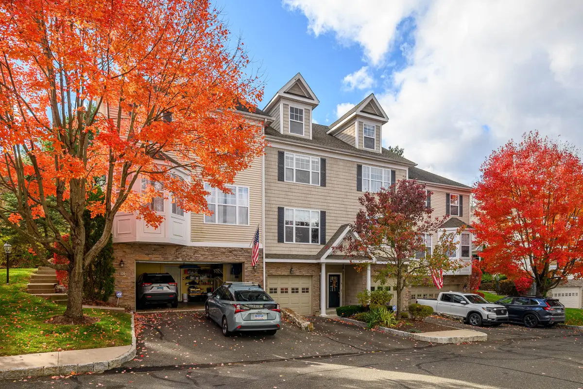 92 Woodcrest Lane #92, Danbury, CT 06810 - Image #1