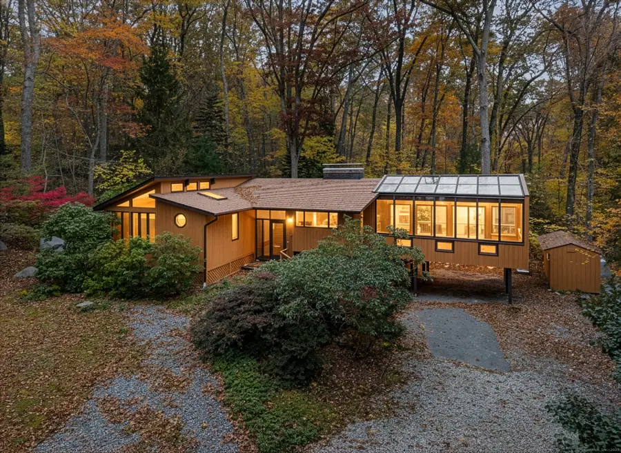 16 Longview Avenue, Waterford, CT 06385 - Image #2