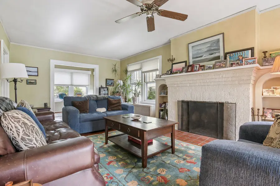 139 Vauxhall Street, New London, CT 06320 - Image #2